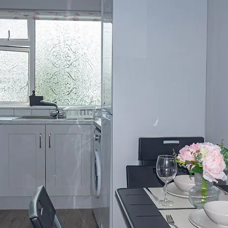 Comfy 2-bed Centre - 4 * Dublín