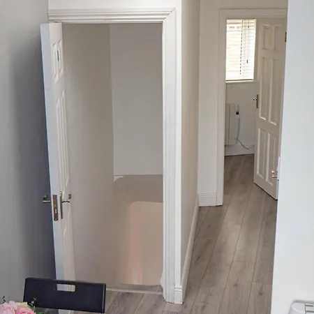 Comfy 2-bed Centre - 4
